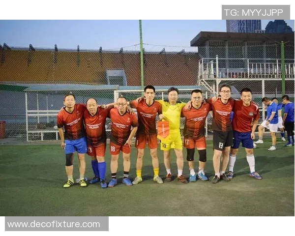 赛后分析：成都足球队与上海足球队的团队协作表现及其影响因素探讨