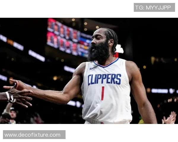 篮网与雄鹿的足球明星对决精彩纷呈引发球迷热议